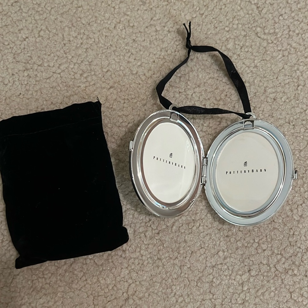 NWOT Pottery Barn photo frame tree ornament.